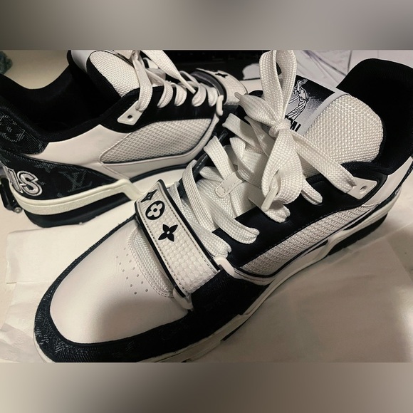 Louis Vuitton Trainer Sneaker Men’s size 8.5 - Picture 1 of 4